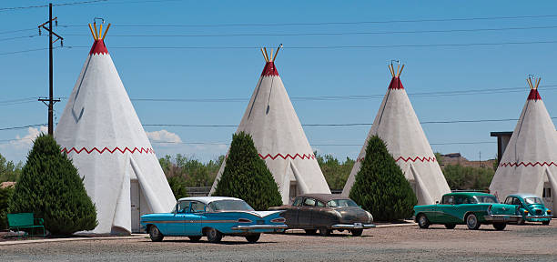 wigwam motel sur la route 66 - wigwam photos et images de collection