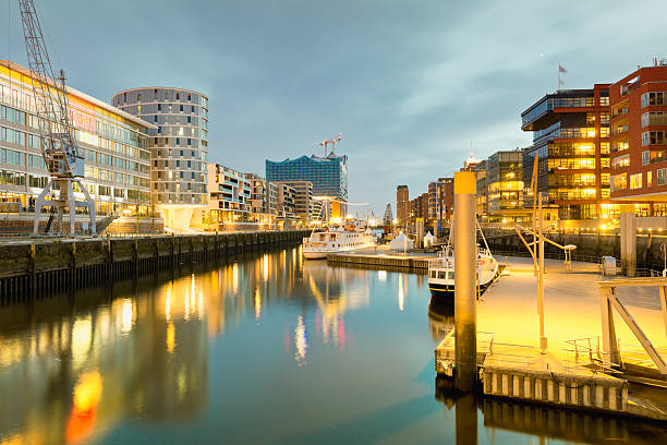 istock Germany, Hamburg, Hafencity, modern architecture at the waterfro 487462510
