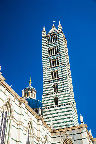 catedral de siena, itália - medieval autumn cathedral vertical imagens e fotografias de stock