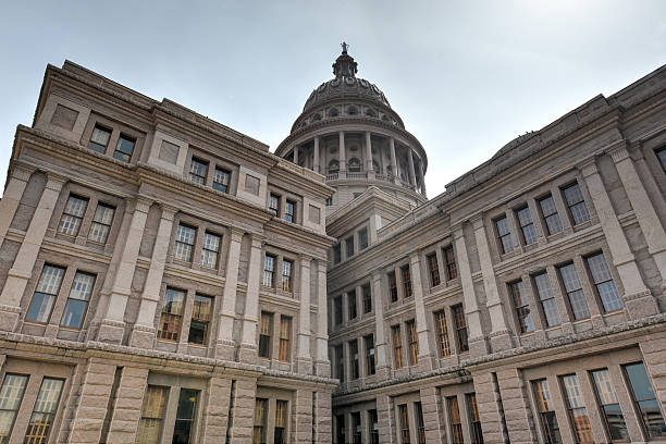 texas budynek kapitolu stanowego - texas state flag texas dome austin texas zdjęcia i obrazy z banku zdjęć