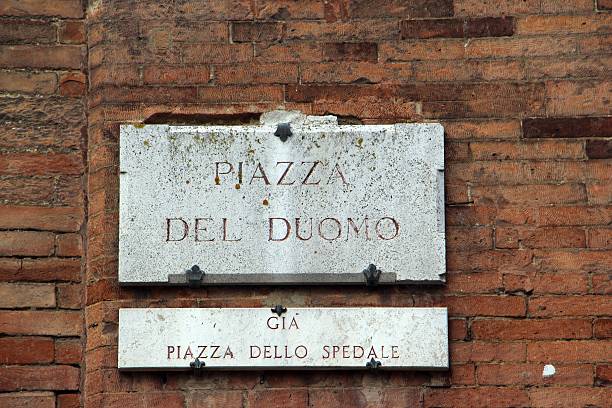 istock siena - street name 487491194