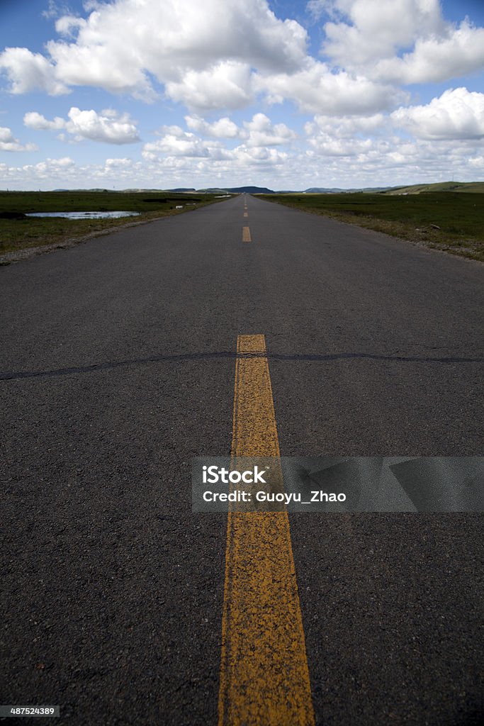 Land-Highway - Lizenzfrei Anhöhe Stock-Foto
