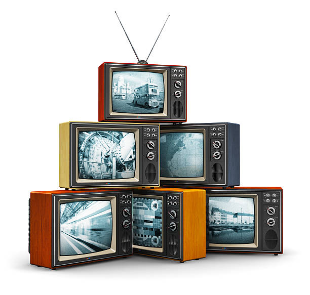 pila di vecchie tv - television aerial immagine foto e immagini stock