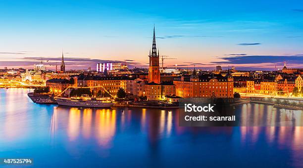 Noche Paisaje De Estocolmo Suecia Foto de stock y más banco de imágenes de Estocolmo - Estocolmo, Suecia, Gamla Stan