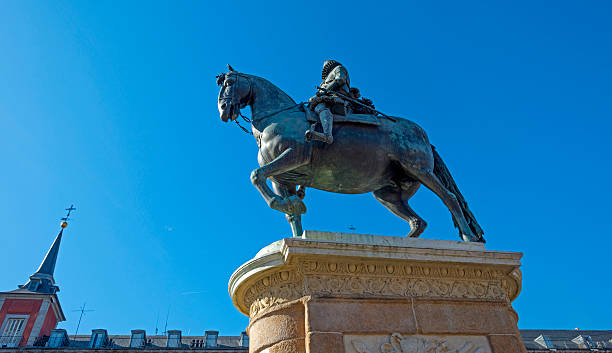 istock Equestrian statue on the Plaza Mayor in Madrid 487547987