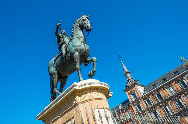 istock Equestrian statue on the Plaza Mayor in Madrid 487547999