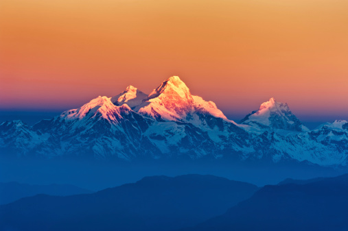 De las montañas del himalaya vista del monte Shivapuri photo