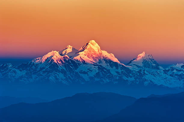 montagne dell'himalaya vista dal monte shivapuri - himalayas foto e immagini stock