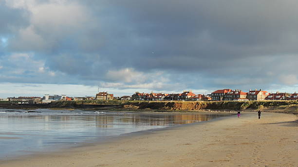 seahouses beach - bamburgh stock-fotos und bilder