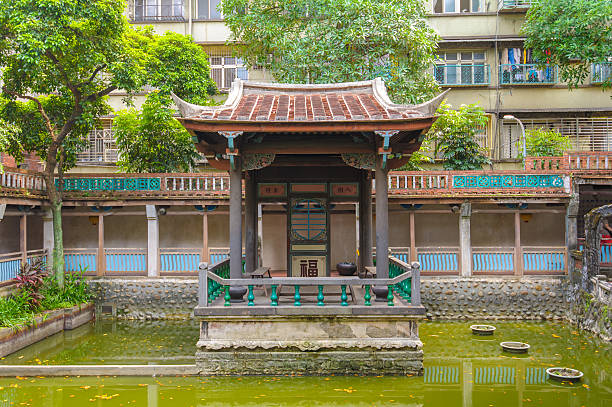 istock Lin family Garden 487560900