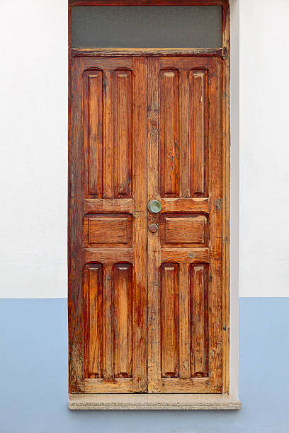 istock Traditional wooden door 487563626