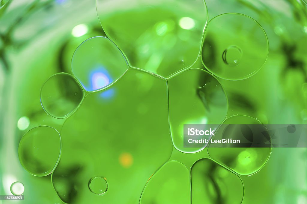 Burbujas de color en la superficie del agua: Globules - Foto de stock de Abstracto libre de derechos