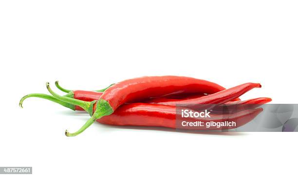 Foto de Quente Ou Pimenta Picante De Pimenta Vermelha Isolada e mais fotos de stock de Amontoamento