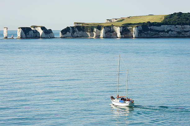 istock english coastline with chalk cliffs seen from a boat 487588824