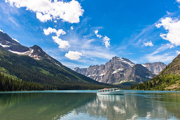 istock Boat tour in Josephine Lake 487594114