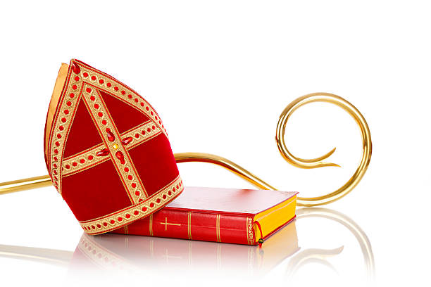 istock Mijter and staff of sinterklaas 487599030