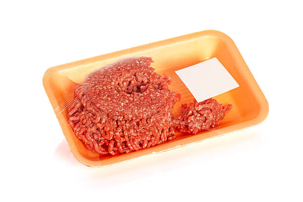 パッケージの新鮮な挽き肉 - beef ground meat minced ストックフォトと画像