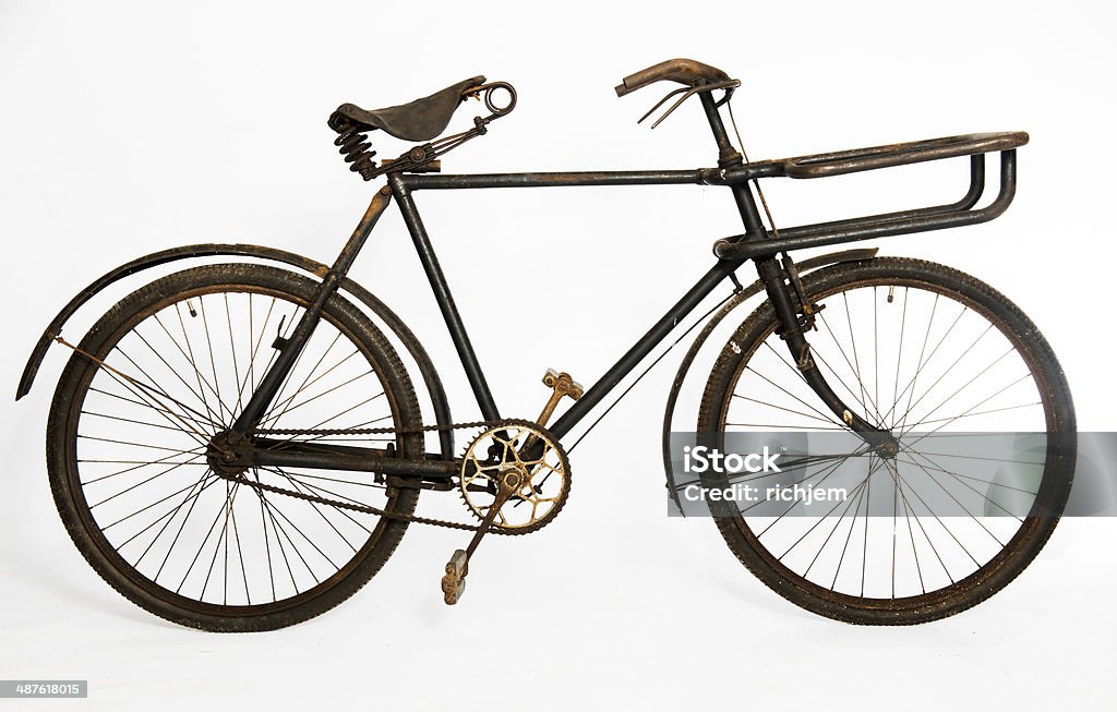 Bánh xe đạp cũ: Những chiếc bánh xe đạp cũ không chỉ là phần của chiếc xe đạp, mà còn là biểu tượng của một thời đại, một phong cách sống. Với những hình ảnh về bánh xe đạp cũ, bạn sẽ có cơ hội được khám phá về những kiểu dáng và đặc trưng của những chiếc xe đạp mang đậm nét cổ kính.
