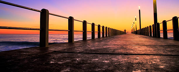 north pier - north pier fotografías e imágenes de stock