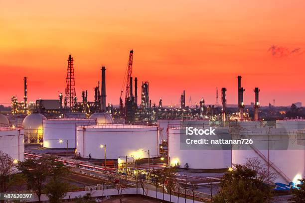 Ölraffinerie Stockfoto und mehr Bilder von Nacht - Nacht, Rotterdam, Herstellendes Gewerbe
