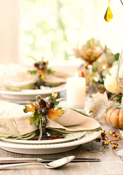 otoño thanksgiving mesa de comedor - thanksgiving table setting autumn fotografías e imágenes de stock