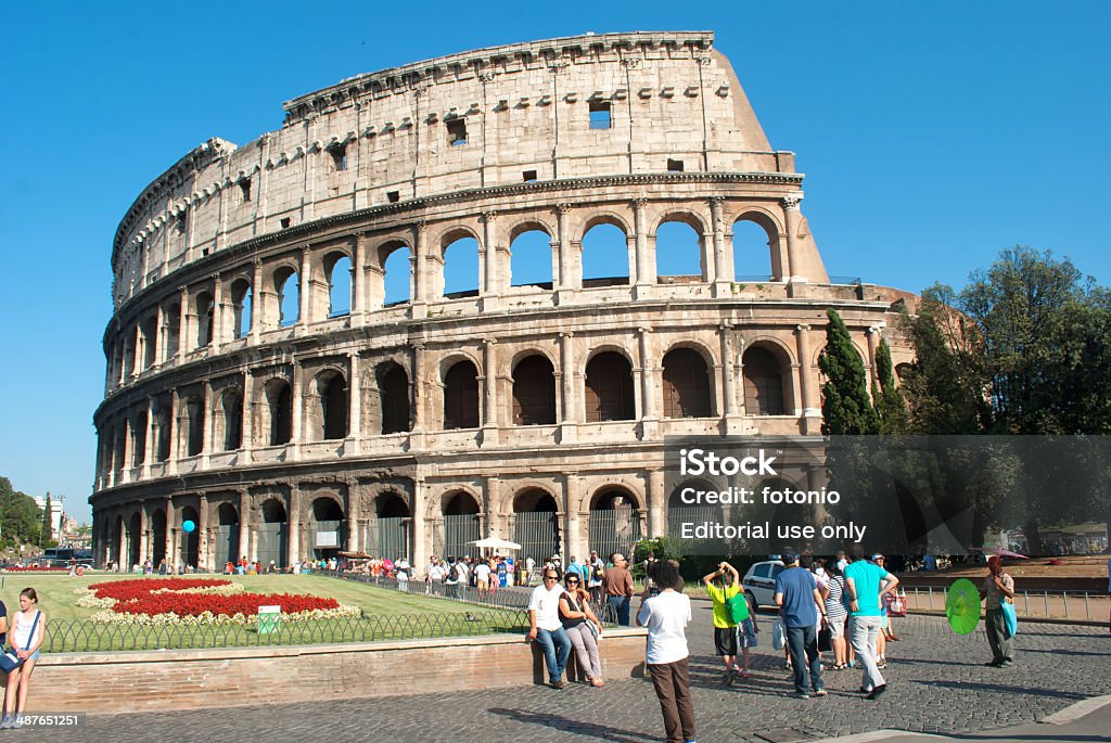 Touristen im Coliseum - Lizenzfrei Amphitheater Stock-Foto