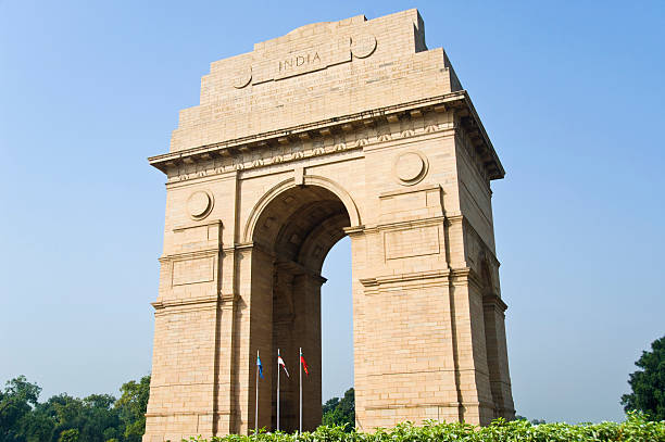 istock Low angle view of a war memorial 487652542