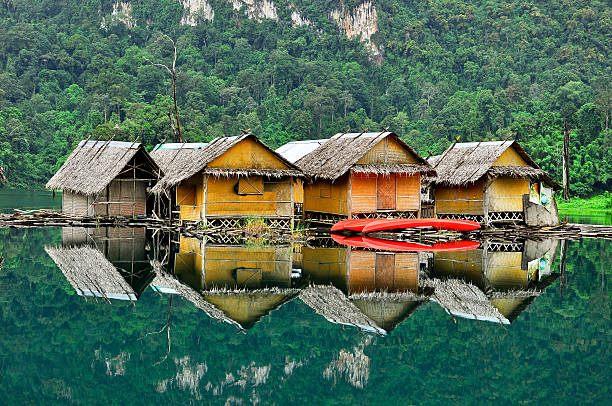 barcos no dam - maisonette - fotografias e filmes do acervo