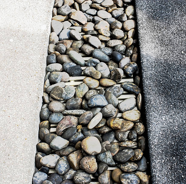 brzeg basenu - stone rock river pebble zdjęcia i obrazy z banku zdjęć