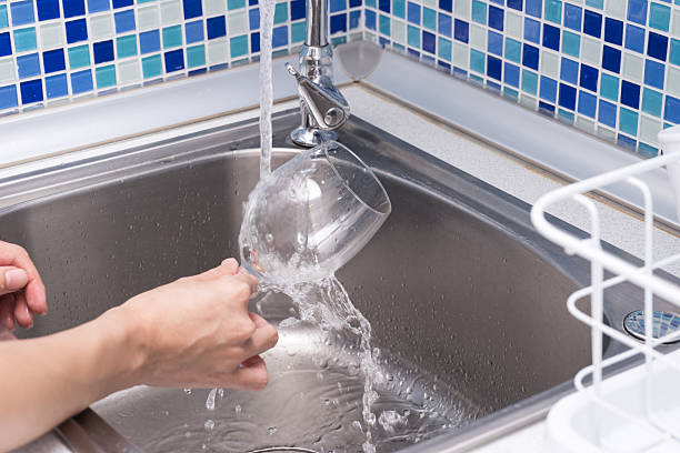 istock washing wine glass 1 487666684