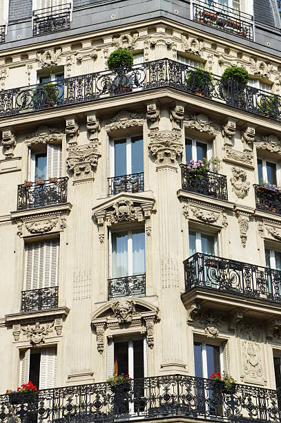 istock building on a Parisian street corner 487691279