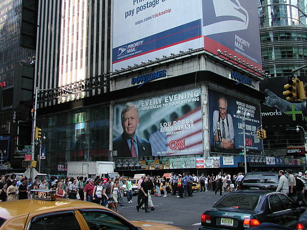 blackout of 2003 times square nyc - larry king 個照片及圖片檔