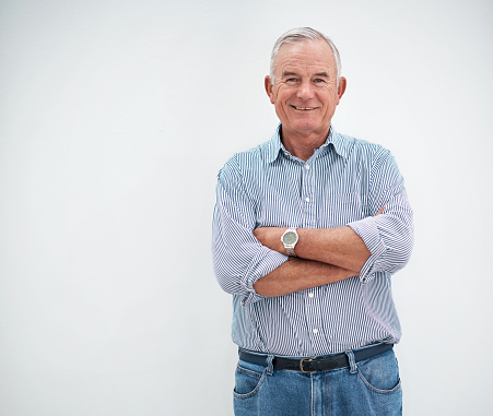 Cropped portrait of a senior man standing against a white backgroundhttp://195.154.178.81/DATA/i_collage/pu/shoots/805516.jpg