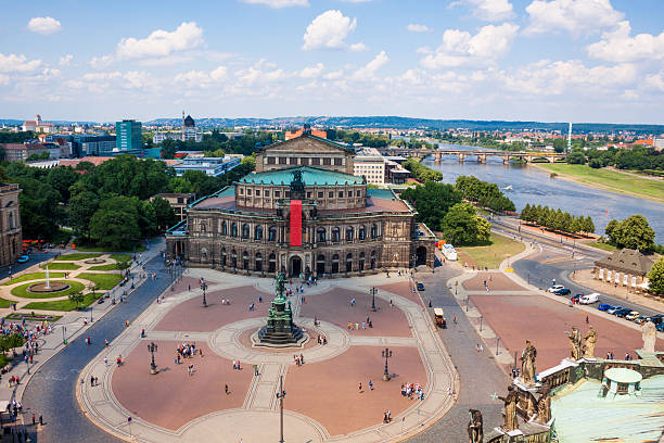 ópera de semper, dresden, alemanha - opera house semper opera house statue theaterplatz imagens e fotografias de stock