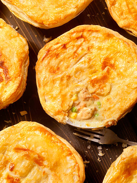 istock Chicken pot Pies with Puff Pastry 487780054