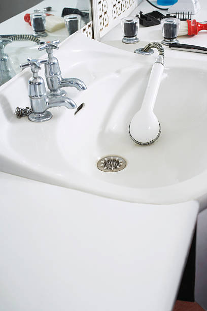 istock Sink At Barber Shop 487805467
