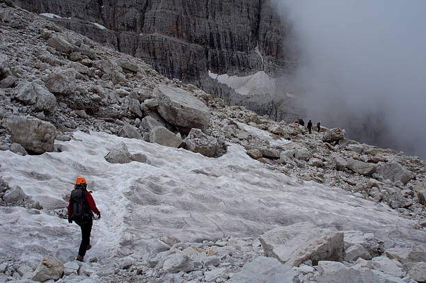 wspinacze w dolomity - mountain landscape rock european alps zdjęcia i obrazy z banku zdjęć