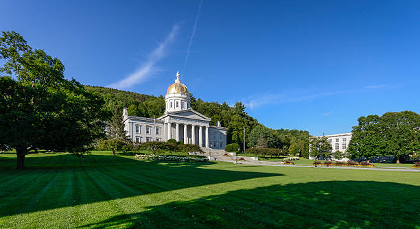 Vermont State House Panoramic of the Vermont State House on State Street in Montpelier, Vermont clear sky usa tree day stock pictures, royalty-free photos & images