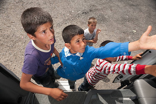 crianças de escola curda - hasankeyf - fotografias e filmes do acervo