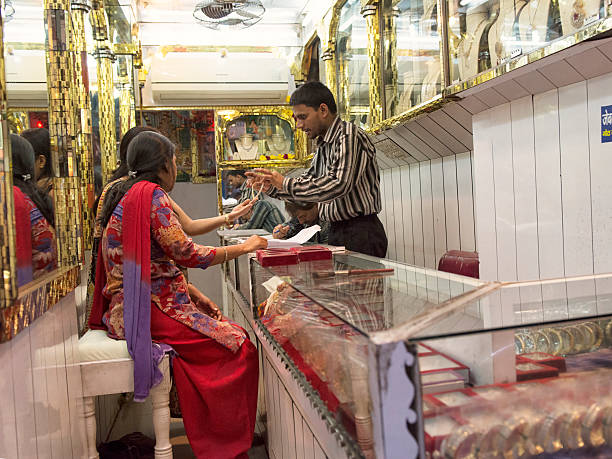 宝石店 - consumerism indian ethnicity india delhi ストックフォトと画像