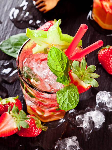 istock Fresh strawberry mojito drink 487879591