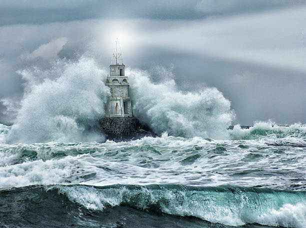 phare et storm - sea storm photos et images de collection
