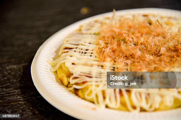 Plate2 Okonomiyaki In Stockfoto und mehr Bilder von Biegung - Biegung, Calamares, Eierkuchen-Speise