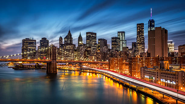 pont de brooklyn et manhattan - east river drive photos et images de collection