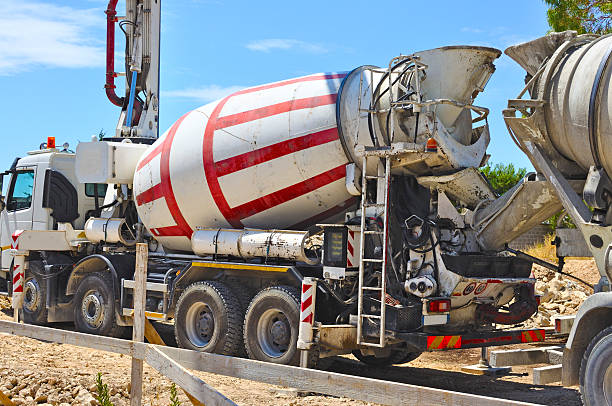 istock Concrete mixer for the transport 487922189