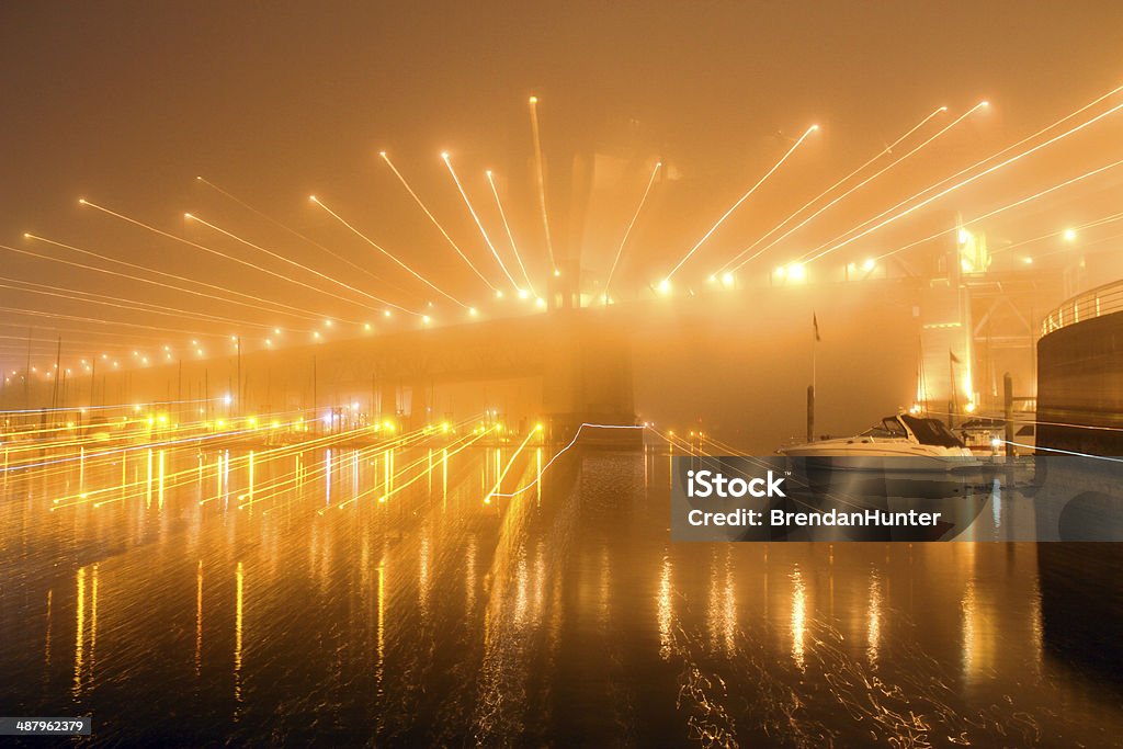 Explosão de Bridge - Foto de stock de Amarelo royalty-free