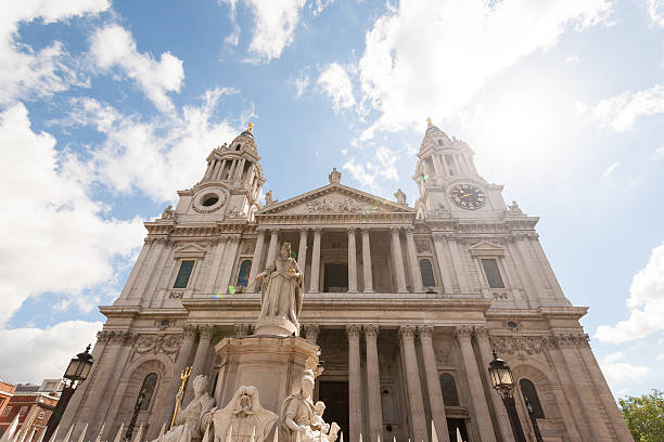 istock Glittering St. Paul's Cathedral in London 487966853