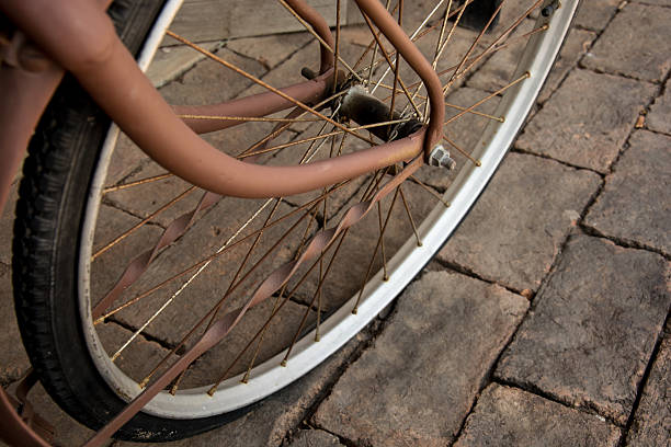 istock Vintage bicycle detail close up 487973578