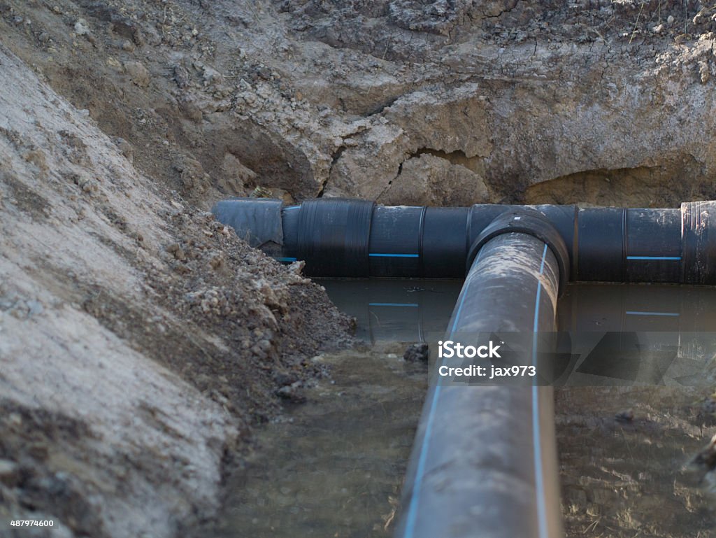 Pipa de agua - Foto de stock de Tubería libre de derechos