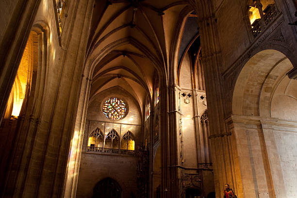 istock Interior of the Oviedo's Cathedral 488001177